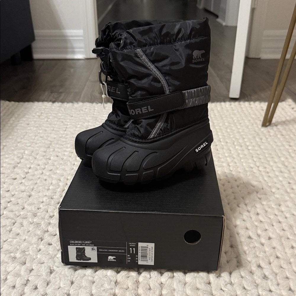 Sorel Children’s Flurry Insulated Snow Boots Black Size 11 NWT